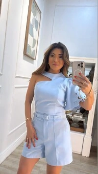 Blusa Cropped Alfaiataria Megan Manga Única Bordada