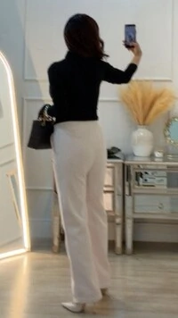 Calça Pantalona Veludo Cotelê Joyce Com Amarração Na Pala