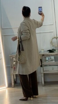 Maxi Cardigan Tricot Eliana Bolsos Quadrados Frontais