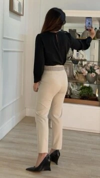 Calça Alfaiataria Melody Com Detalhe De Tweed Na Pala