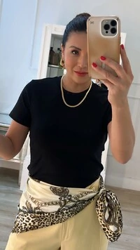 Blusa De Malha Bruna Mangas Curtas