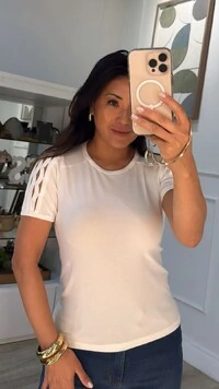 Blusa De Malha Thalita Mangas Curtas Vazadas