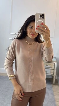 Blusa Tricot Gola Alta Amora Detalhe De Elos E Trançado Frontal