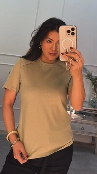 Blusa De Malha Saphira Detalhe Ombreiras E Recorte Nos Ombros