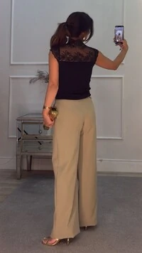 Blusa Elza Gola E Mangas Em Tule