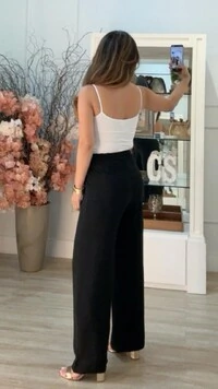 Calça Pantalona Pala Larga Franzida Com Amarração Luiza Bolsos Frontais