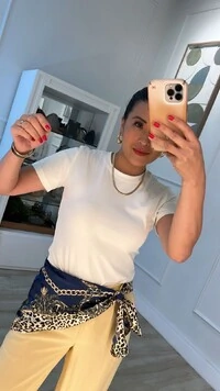 Blusa De Malha Bruna Mangas Curtas