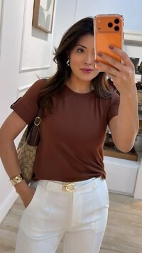 Blusa De Malha Yasmin Detalhe Punhos Largos Pespontados Com Martingalê