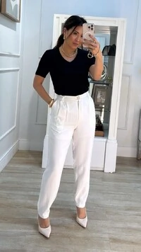 Blusa Tricot Nervuras Ellie Decote V E Mangas Curtas