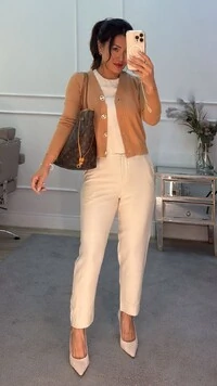 Cardigan Curto Liso Clarice Com Botão Cravejado Vazado