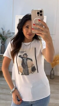 T-Shirt Estampa Mulher Loira Escrita Fashion Dots