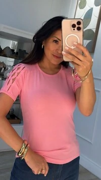 Blusa De Malha Thalita Mangas Curtas Vazadas