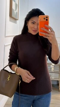 Blusa Tricot Gola Alta Samantha Punhos E Barrado Texturas Entrelaçadas