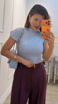 Blusa Tricot Com Entremeios Gola Alta Sandy Punhos E Barrado Ondulados