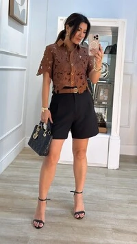 Shorts Alfaiataria Pregas Frontais Eliana Cinto De Couro Eco