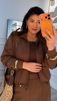 Conjunto Moletom Lais Blusa Gola Alta Com Puxadores No Barrado E Calça Pantalona