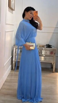 Vestido Longo Plissado Carla Manga Única Com Cinto Faixa