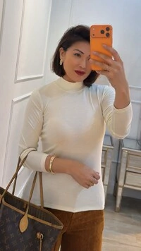 Blusa De Malha Gola Alta Monique Mangas Longas