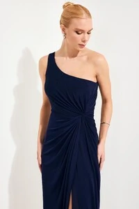 Vestido Longo Tulê Andressa Detalhe Drapeado Lateral Estruturado