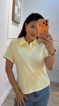 Camisa Polo Texturizada Gabriela Mangas Detalhe Dobrado