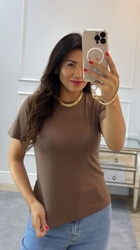 Blusa Básica Amélia Mangas Curtas