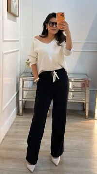 Calça Pantalona Texturizada Vilma Com Amarração Em Cordão