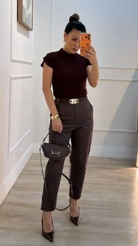 Blusa Tricot Com Entremeios Gola Alta Sandy Punhos E Barrado Ondulados