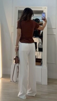 Blusa Malha Amanda Mangas Curtas com Nervuras em Relevo