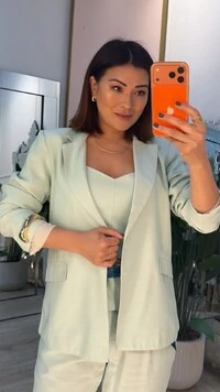 Blazer Alfaiataria Gisele Bolsos Frontais Fake