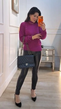 Blusa Tricot Gola Alta Michelly Detalhe De Pompons E Nervuras Em Losangos