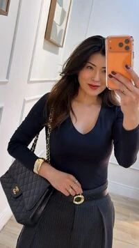 Blusa Suplex Decote V Camila Manga Longa