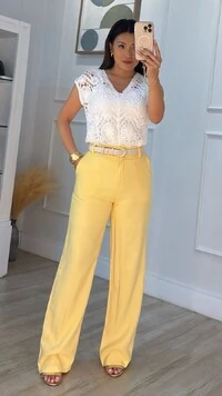 Blusa Tricot Vazado Com Bordados De Flores Cristina Decote V