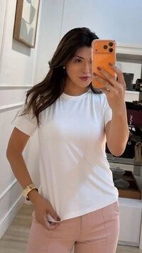 Blusa De Malha Yasmin Detalhe Punhos Largos Pespontados Com Martingalê