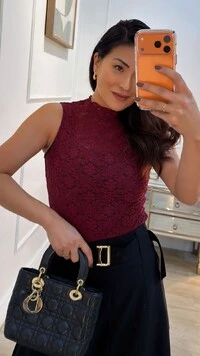 Blusa Regata De Renda Sabrina Gola Alta