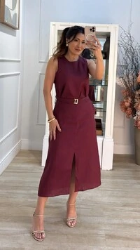 Saia Midi Linho Fenda Frontal Alice Cinto Fivela Quadrada Dourada