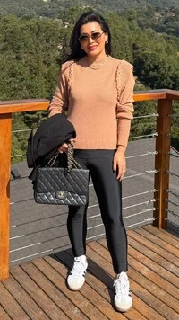 Blusa Cacharrel Tricot Canelada Lulu Com Tranças Nos Ombros