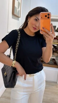 Blusa De Malha Yasmin Detalhe Punhos Largos Pespontados Com Martingalê