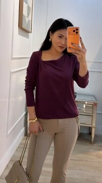 Blusa Decote Assimétrico Brooke Mangas Longas
