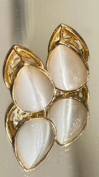 Brinco Médio De Gota Pedra Lua