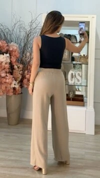 Calça Pantalona Pala Larga Franzida Com Amarração Luiza Bolsos Frontais