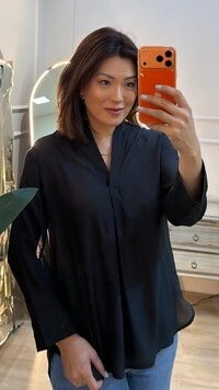 Blusa Alongada Acetinada Decote V Nancy Mangas 7/8