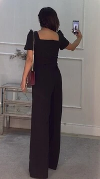 Calça Pantalona Adelia Com Cinto Pespontado E Fivela Dupla Dourada