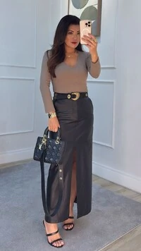 Blusa Malha Canelada Lizzie Decote V E Mangas Longas