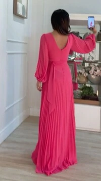 Vestido Longo Plissado Monica Detalhes Vazados Na Cintura