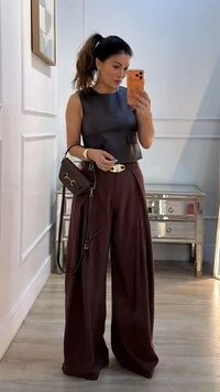 Blusa Regata Couro Eco Paty Lapela Com Detalhe Entrelaçado Texturizado