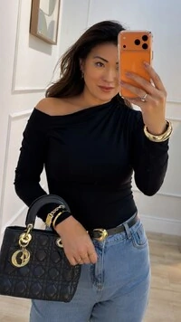 Blusa Malha Ombro Vazado Detalhe Pregas Layla Mangas Longas