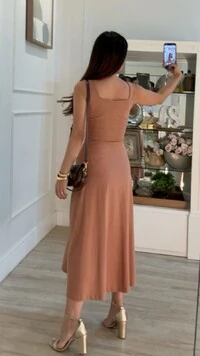 Vestido Midi Decote Reto Barbara Alças Largas