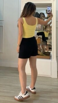 Shorts Canelado Pala Larga Yandra Bolsos Laterais