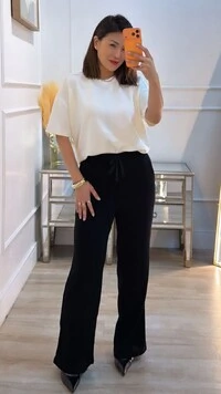 Calça Pantalona Veludo Cotelê Raissa Bolso Fake Posterior