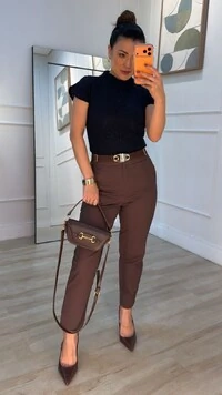 Blusa Tricot Com Entremeios Gola Alta Sandy Punhos E Barrado Ondulados